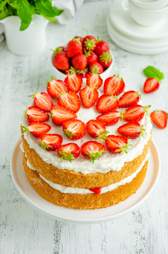 Victoria Sponge Cake with Cream and Strawberries